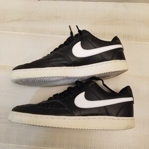 {8} Nike Court Vision Low Top Black White